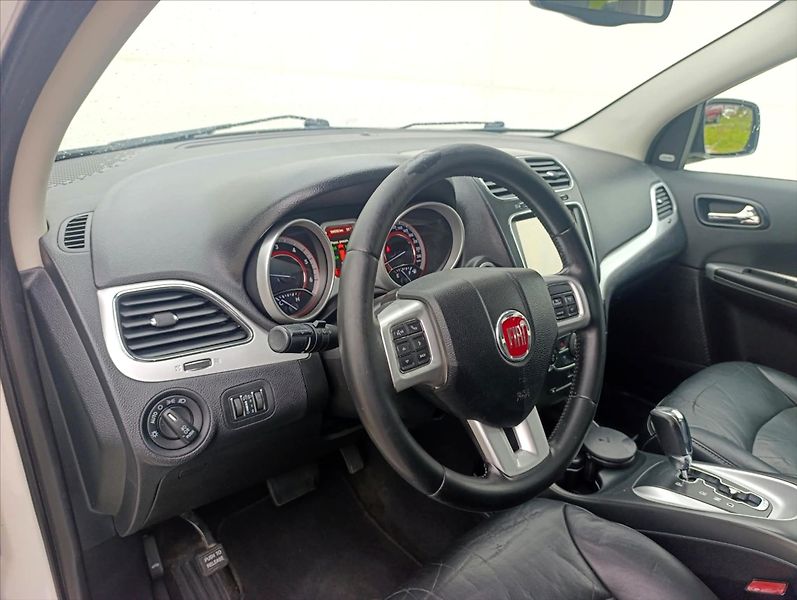 Fiat Freemont 2,0 MJT 4x4 7Míst AUTOMAT Navi - fotka 15 z 44