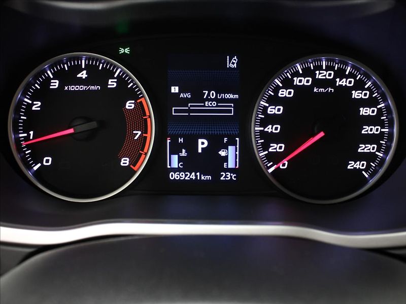 Mitsubishi Eclipse Cross 1,5 Turbo 120kW AT 69 220km! - fotka 26 z 26