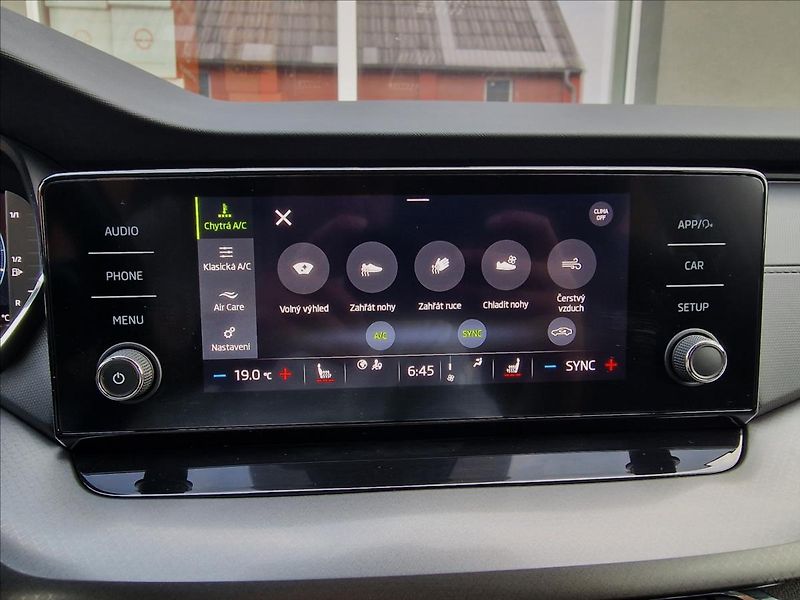 Škoda Octavia 2.0 TDI 110kW Combi,ČR,1.Maj. - fotka 33 z 50