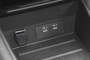 USB jsou pouze typu C
