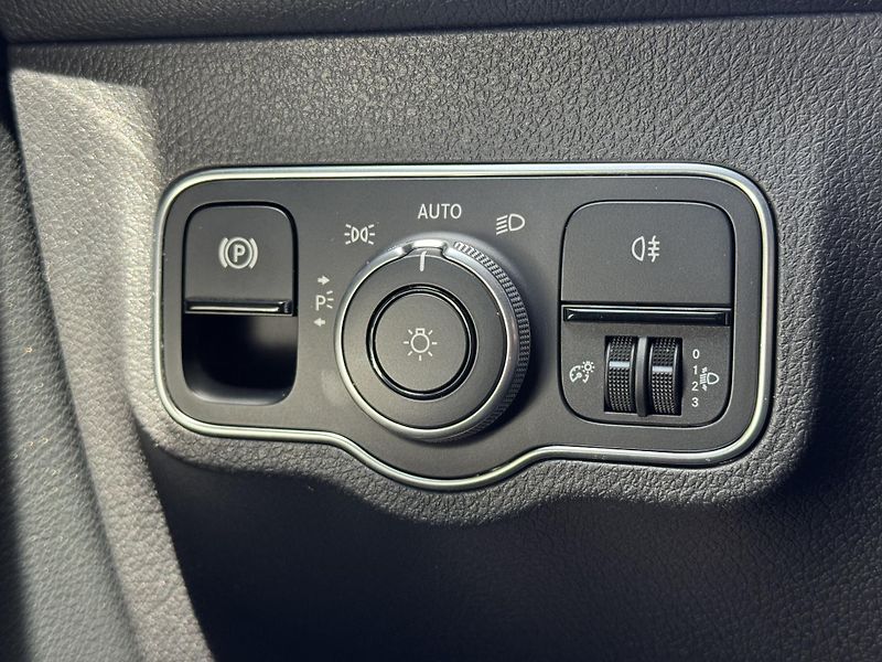 Mercedes-Benz GLB (2022) 200d 4Matic Progressive, DPH   - fotka 25 z 46