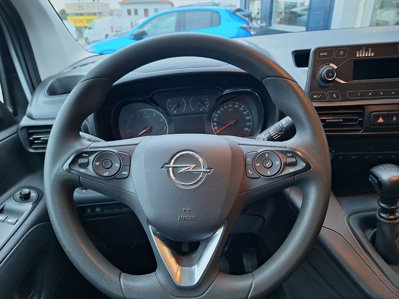 Opel Combo (2023) 1,5 BHDi M6 - fotka 12 z 16