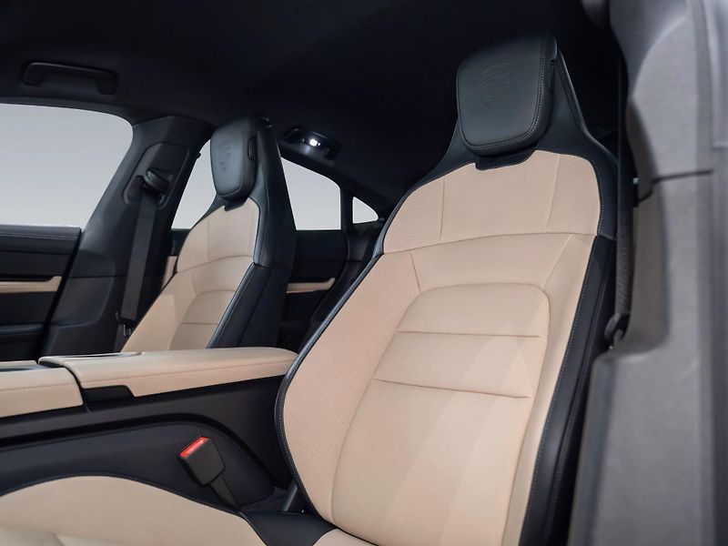 Porsche Taycan BOSE Chrono 360 Matrix Venti - fotka 12 z 23