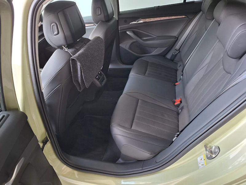 Škoda Superb (2025) COMBI L&K TD 110/2.0 A7F - fotka 7 z 30