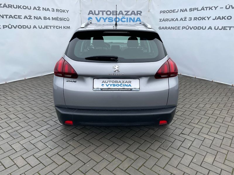 Peugeot 2008 (2019) 1.2PT 61kW Navigace! Car Play - fotka 5 z 25