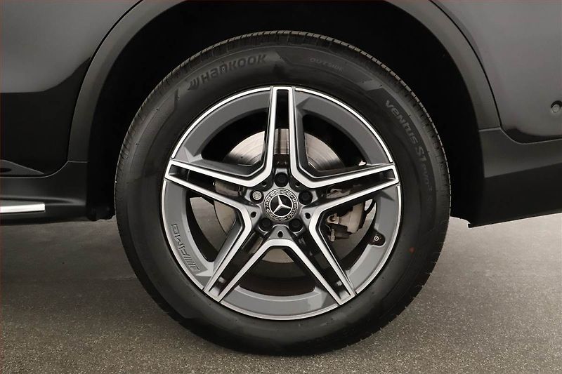 Mercedes-Benz GLC (2020) 300 e 4MATIC - fotka 22 z 22