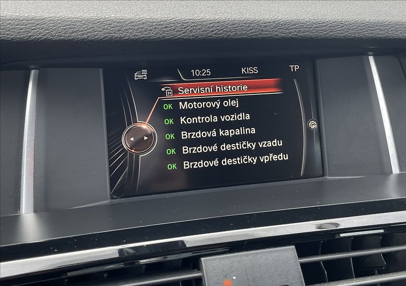 BMW X3 3,0 D,X-Drive,190kW - fotka 17 z 26