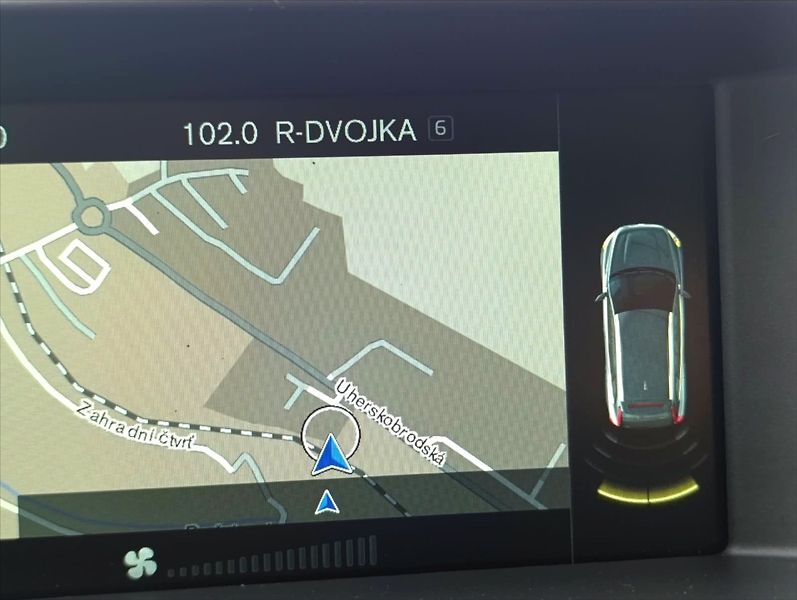 Volvo XC60 2,4 D4 REZERVACE Automat.4x4,N - fotka 30 z 32