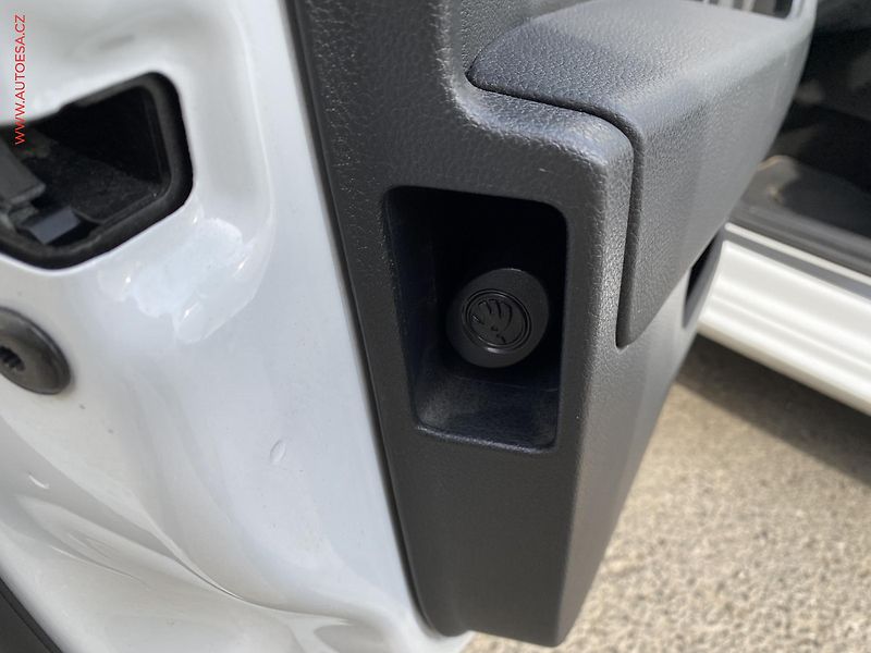 Škoda Superb (2019) 2.0 TDi, ČR, Ambition, DSG - fotka 14 z 18