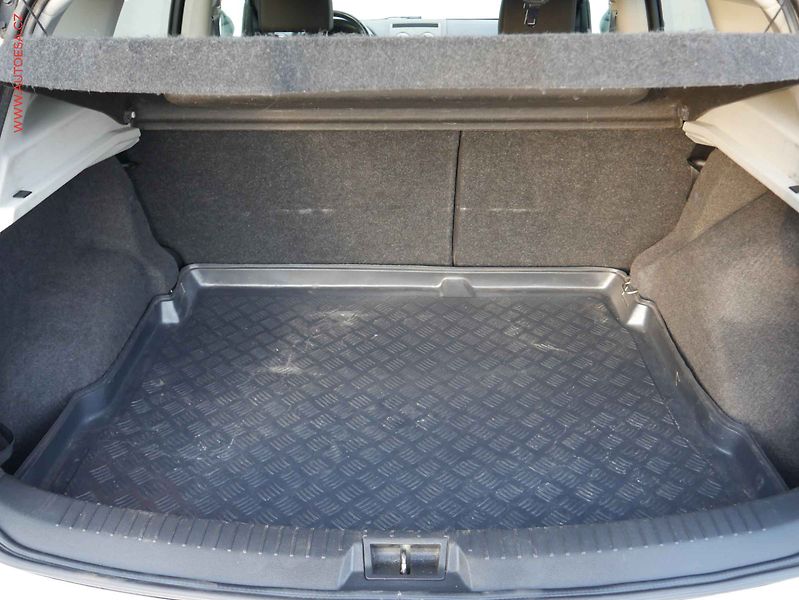 Nissan Qashqai (2011) 1.6i, AC, tempomat - fotka 8 z 21