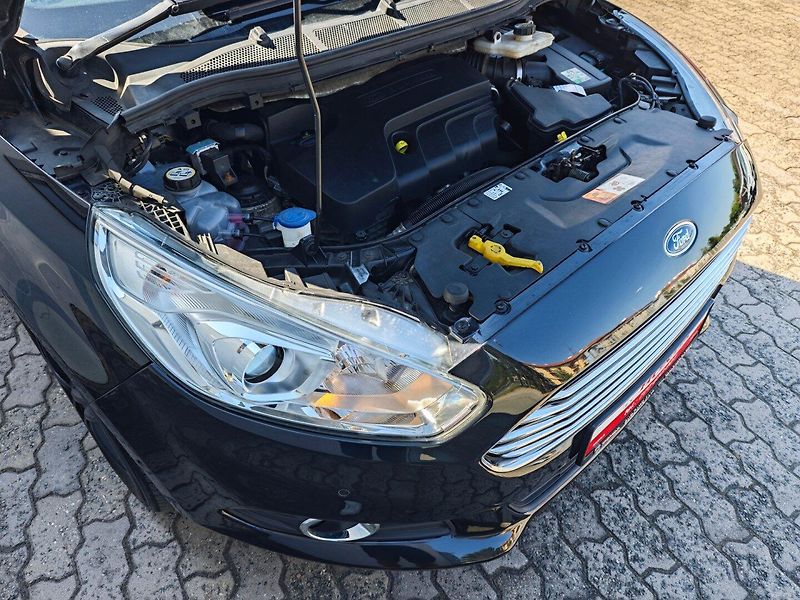 Ford S-MAX (2015) 2.0 TDCI 110kW NAVI 7 míst - fotka 33 z 42