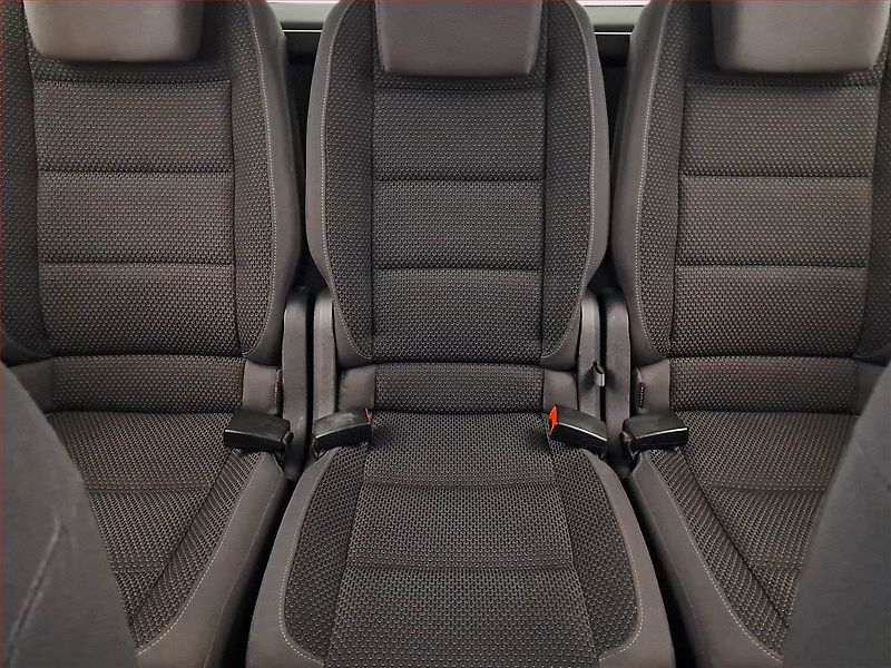 Volkswagen Touran (2011) 1.6 TDI, 7 míst, Serv.kniha - fotka 10 z 22