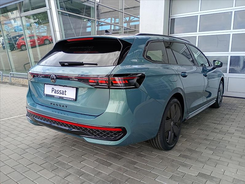 Volkswagen Passat (2026) 2,0 TDI 142kW 7DSG  R-Line Peo - fotka 5 z 19