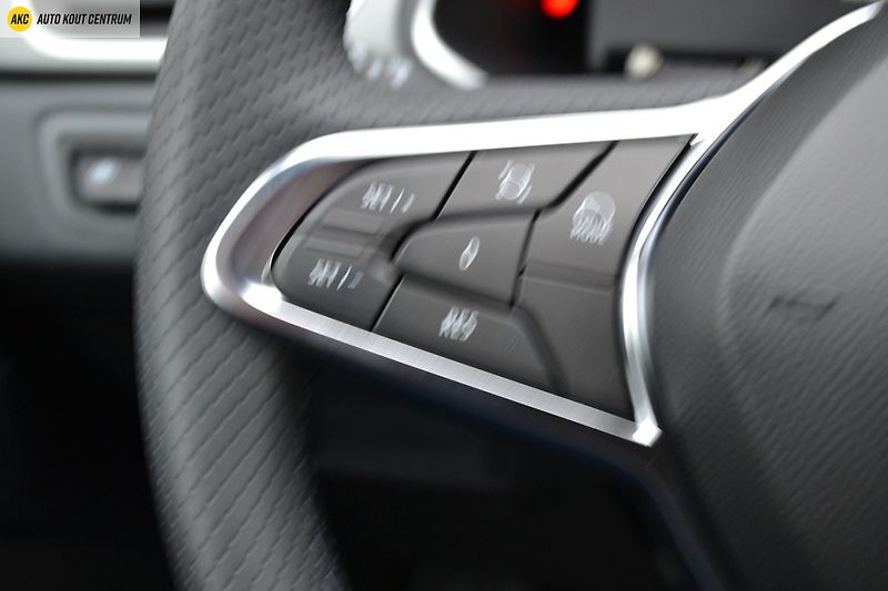 Renault Captur techno mild hybrid 140 - fotka 27 z 49