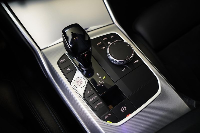 BMW Řada 3 - fotka 23 z 28