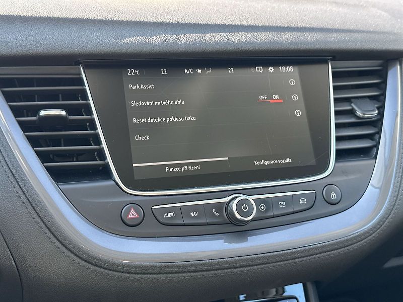 Opel Grandland X (2020) 1.6 Turbo PHEV 4x4 Automat - fotka 20 z 33