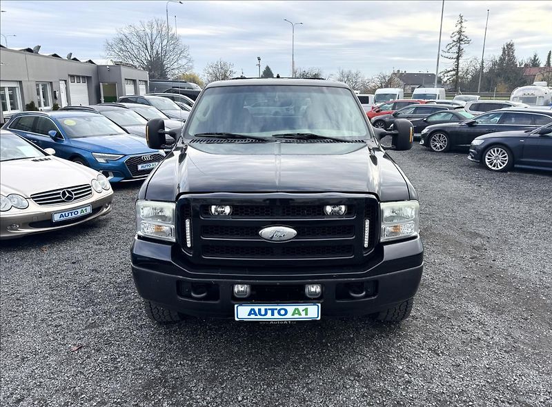 Ford Excursion 6,0 V8 4X4 KŮŽE TAŽNÉ NOVÁ STK - fotka 2 z 39
