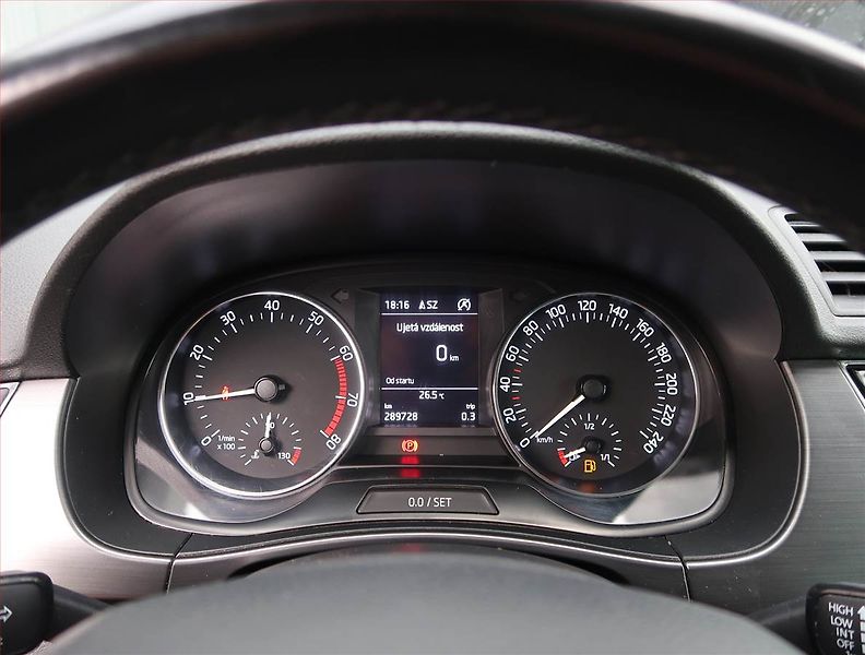 Škoda Fabia (2018) Style 1.0 TSI, Navi, Tempomat - fotka 11 z 20