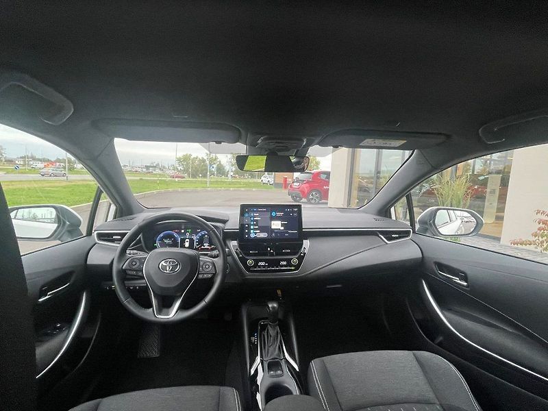 Toyota Corolla 1.8 Hybrid Comfort Business - fotka 24 z 28