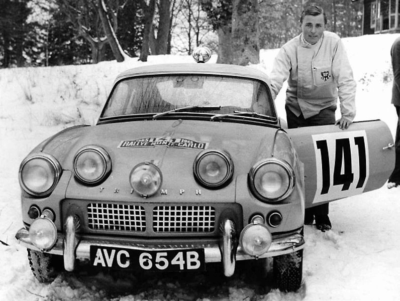 Britský roadster Triumph Spitfire dostal jméno podle legendární stíhačky Supermarine Spitfire z období II. světové války.