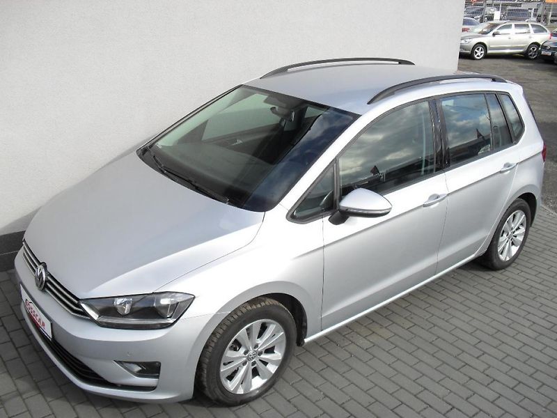 Volkswagen Golf Sportsvan 1,6 TDI Tempomat ALU kola PDC - fotka 10 z 35