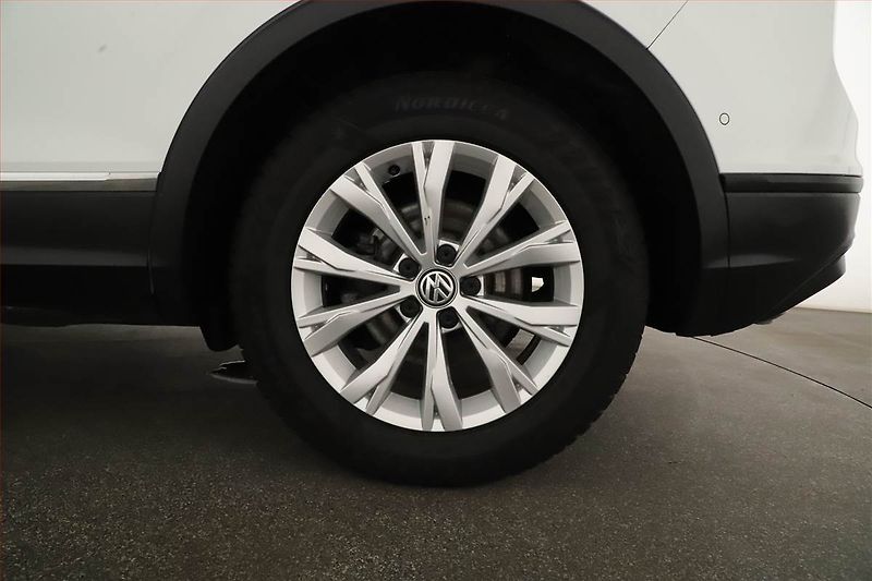 Volkswagen Tiguan (2019) Highline 2.0 TDI, ČR,1.maj - fotka 12 z 21
