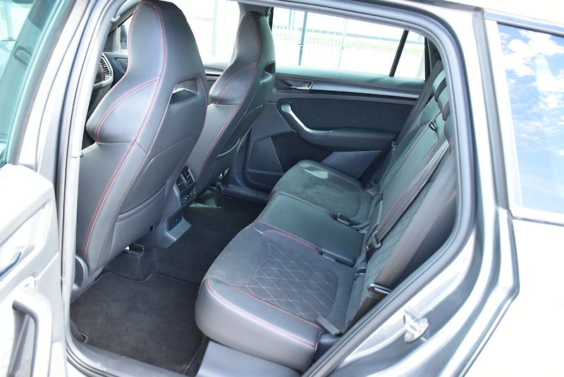 Škoda Kodiaq (2024) RS 2.0 TSI 180 kW 4x4 DSG - fotka 27 z 34