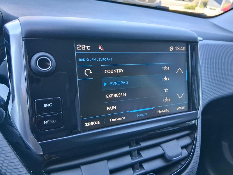 Peugeot 2008 ALLURE 1.2 PureTech 81 kW   - fotka 15 z 26
