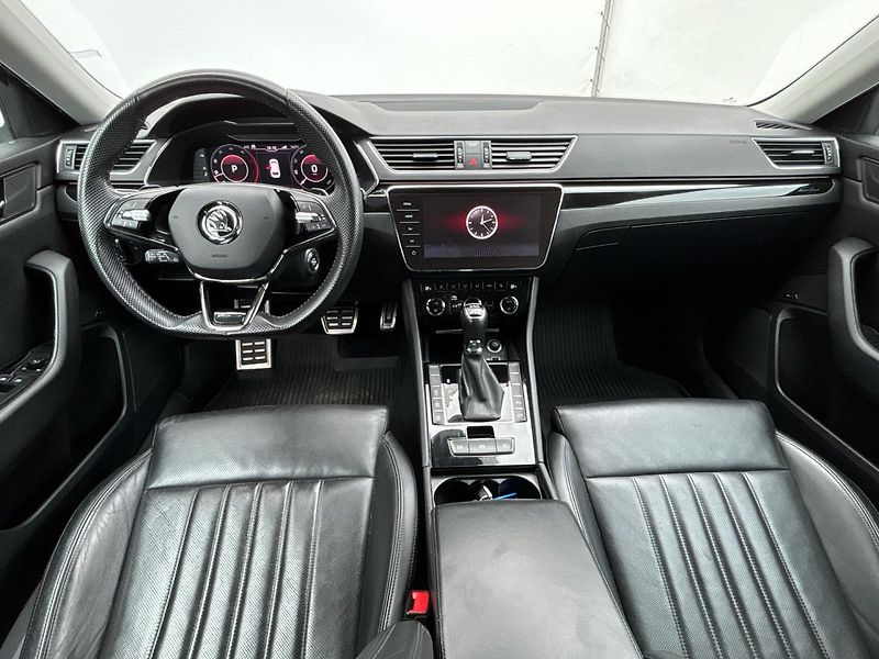 Škoda Superb L&K DSG - fotka 5 z 28