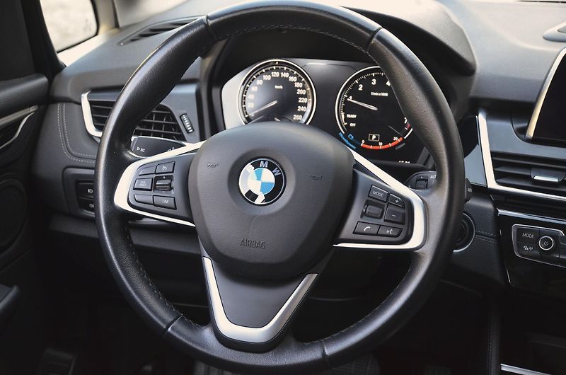 BMW Řada 2 (2019) 218i GT 99tkm ČR 7míst ZÁRUKA - fotka 27 z 43