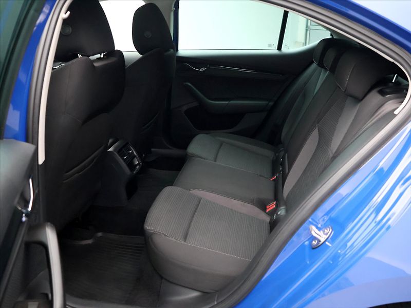Škoda Octavia 2,0 TDI 110kW DSG CZ 1.Maj DPH - fotka 13 z 39