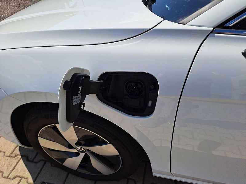 Volkswagen Passat (2025) 1.5 TSI Business 150kW eHybrid - fotka 5 z 31