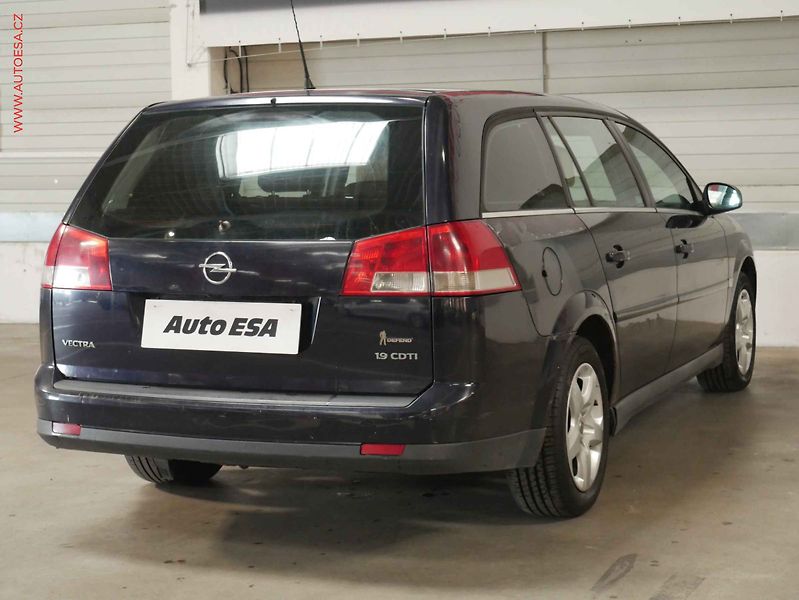 Opel Vectra (2006) 1.9 CDTi, ČR, AC, temp, STK7 - fotka 6 z 17