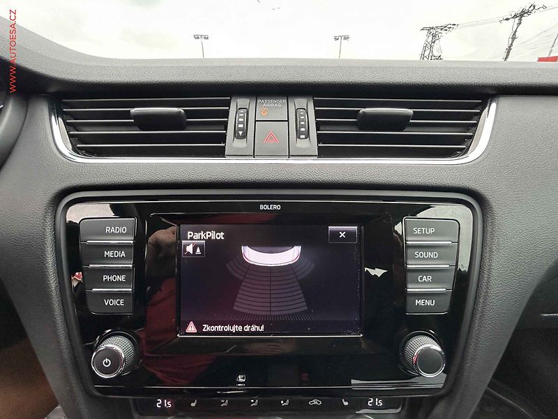 Škoda Octavia (2013) 1.4 TSI, autoAC - fotka 16 z 18