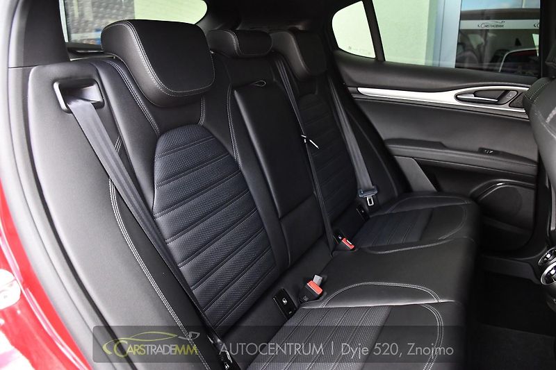 Alfa Romeo Stelvio 2.0T 16V 206kW VELOCE AT8 Q4 - fotka 15 z 50