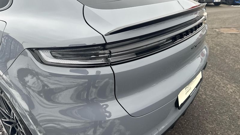 Porsche Cayenne (2026) E-Hybrid - fotka 14 z 30