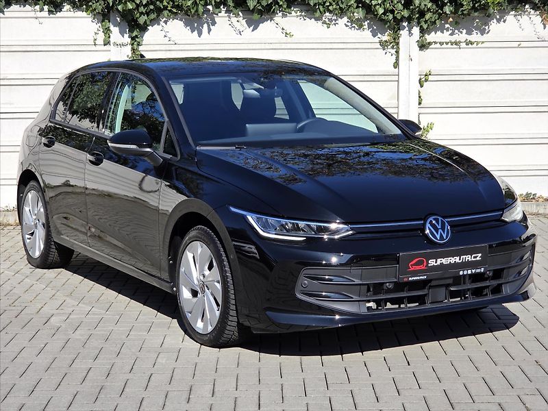Volkswagen Golf 1,5 eTSi 110kW DSG Tov.záruka - fotografie inzerátu