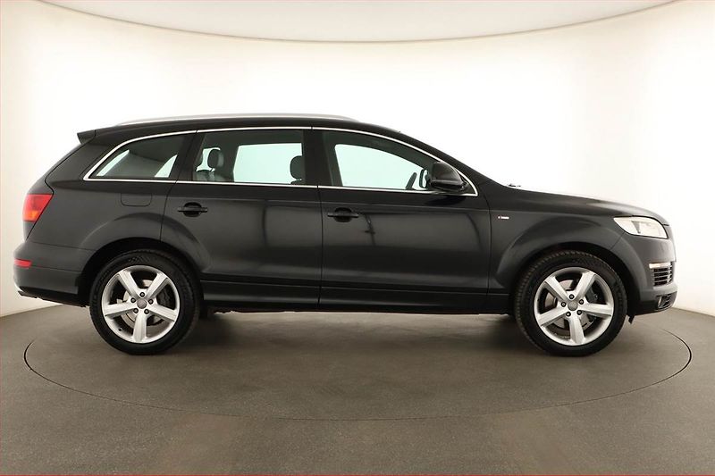 Audi Q7 (2010) S-Line 3.0 TDI, 4X4, Automat - fotka 6 z 17
