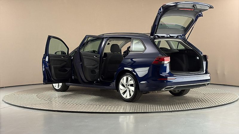 Volkswagen Golf 1.5 TSI DSG Style Variant - fotka 7 z 27