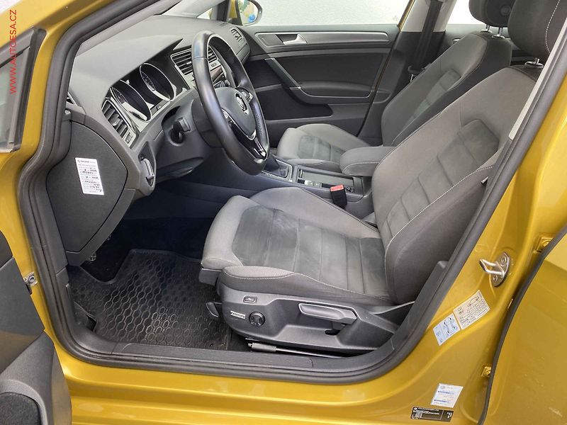 Volkswagen Golf (2017) 1.4TSi, ČR, LED, AC, kamera - fotka 9 z 17