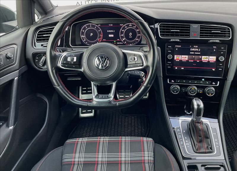 Volkswagen Golf 2,0 GTI  -APR 210kw Performanc - fotka 13 z 27
