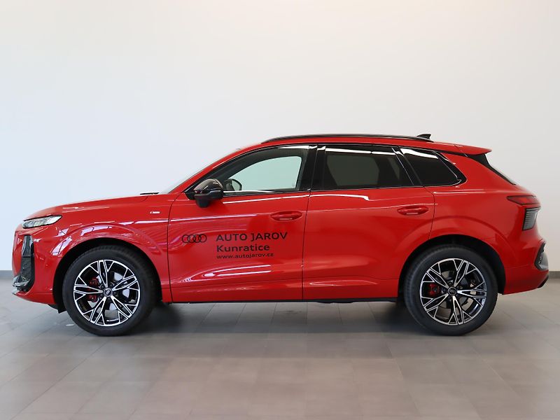 Audi Q3 TFSI Stronic - fotka 8 z 30