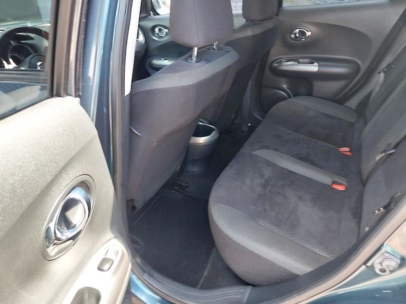 Nissan Juke (2012) TEKNA 1.6 - fotka 21 z 41