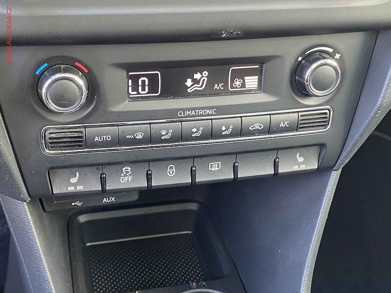 Škoda Rapid (2015) 1.2 TSi, Ambition, panor - fotka 14 z 16