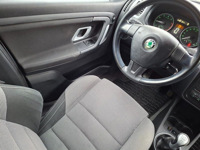 Škoda Roomster (2008) 1.4i 16V 63kW -VÝBAVA - fotka 11 z 35