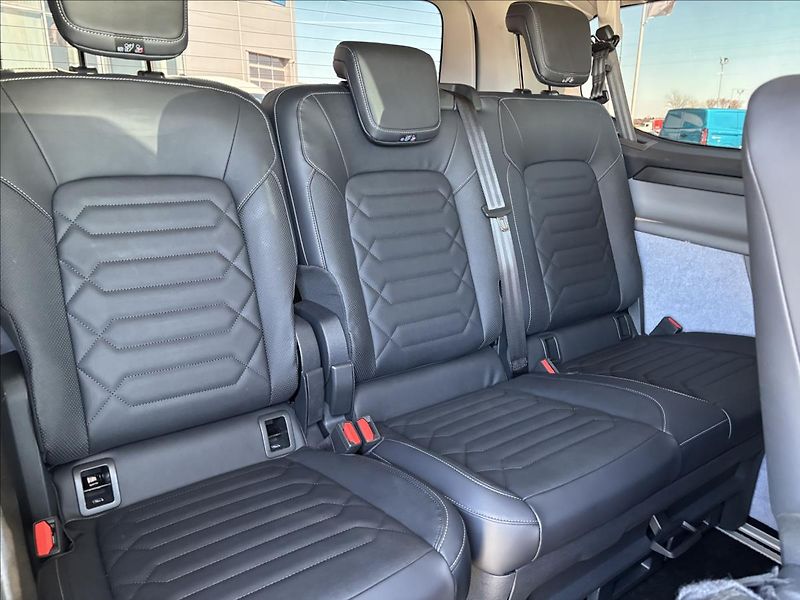 Ford Tourneo Custom 2,0 EcoBlue 125kW TitaniumX L1 - fotka 16 z 44