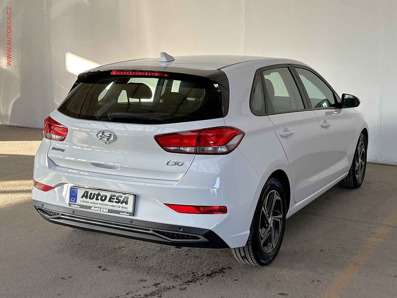 Hyundai i30 (2022) 1.0T-GDI, 1.maj,ČR, servis - fotka 4 z 15
