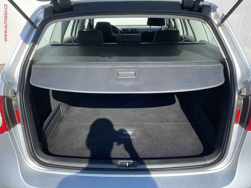 Volkswagen Passat (2008) 1.9TDi, autoAC - fotka 7 z 16