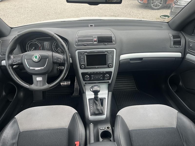 Škoda Octavia (2010) 2.0 TSi 147KW DSG RS - fotka 16 z 19