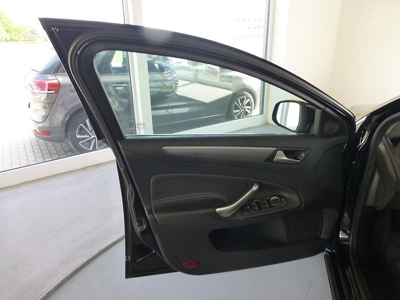 Ford Mondeo (2012) 2,0TDCI-120KW****ALU**TAŽNÉ - fotka 10 z 28